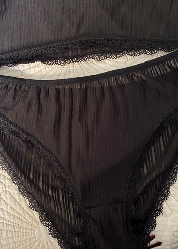 Siyah Dantel Detaylı Goth Bralet Takımı - Görsel 3