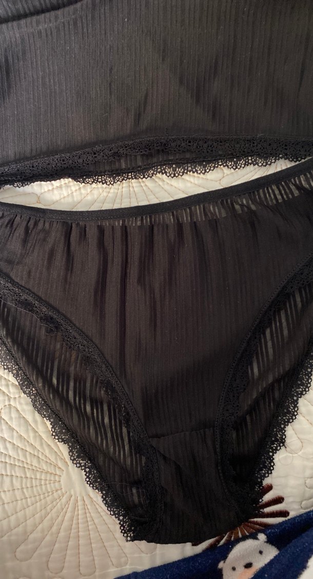 Siyah Dantel Detaylı Goth Bralet Takımı - Görsel 3