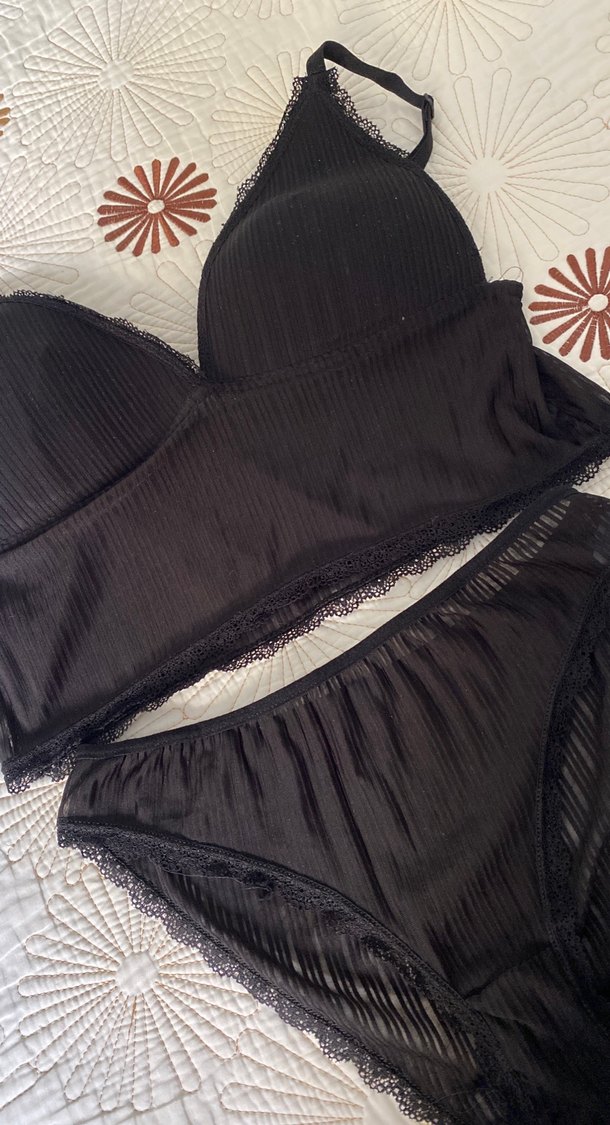 Siyah Dantel Detaylı Goth Bralet Takımı - Görsel 4