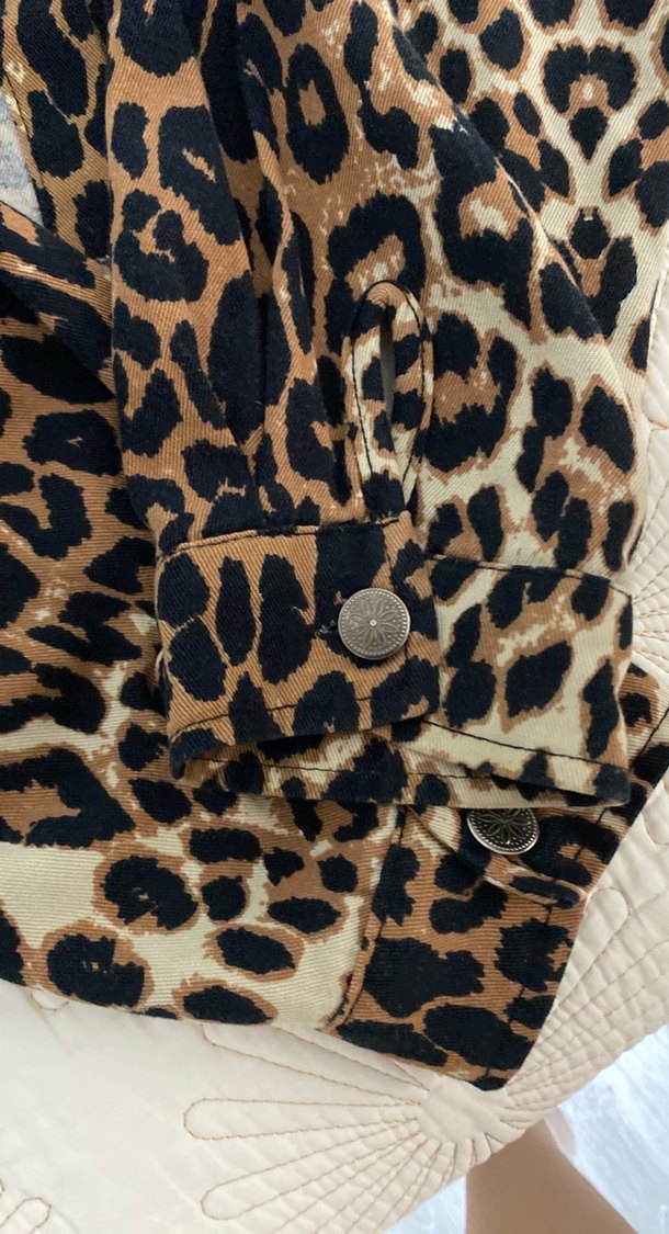 Leopar Desenli Kadın Mini Ceket - Görsel 4