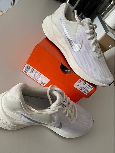 Nike Nike Revolution 7