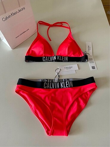Orijinal Calvin Klein bikini takımı