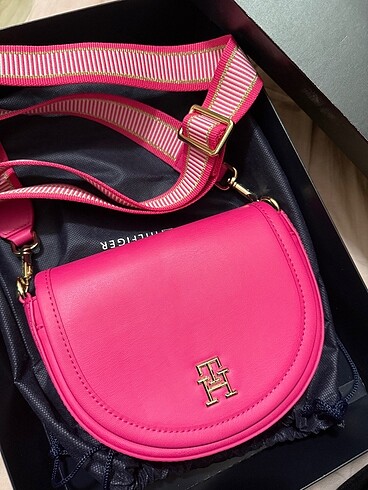 TOMMY HILFIGER ÇANTA