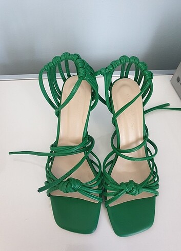 38 Beden Yeşil bağcıklı topuklu ayakkabı