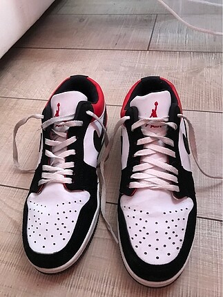 nike jordan kırmızı siyah beyaz