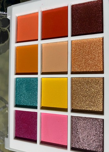 Canlı Renkli 12'li Far Paleti - Görsel 2