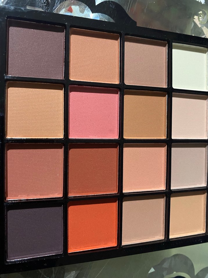 Bej Tonlarda Göz Farı Paleti - Görsel 2