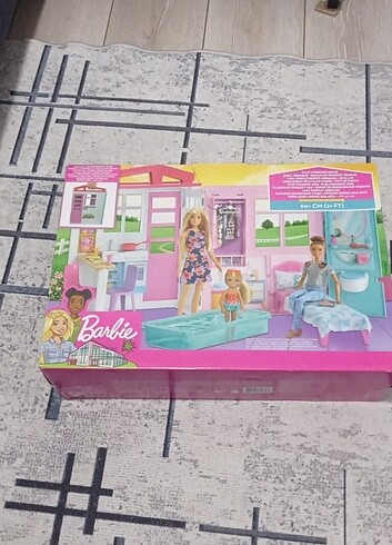 Orjinal Barbie havuzlu ev ve pet shop