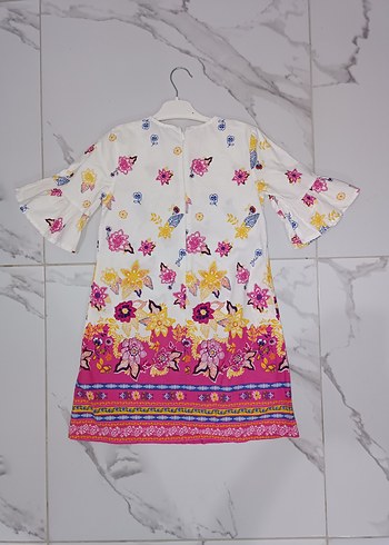 8 Yaş Beden LC Waikiki kız çocuk çiçekli elbise