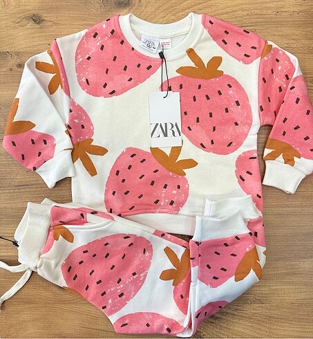Zara Orjinal marka cilek desenli takım????