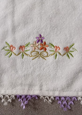 İşlemeli Beyaz Havlular Seti - Görsel 3