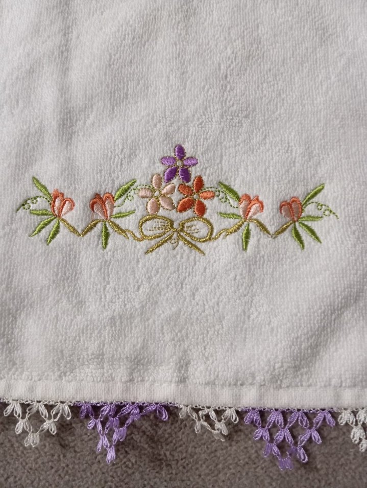 İşlemeli Beyaz Havlular Seti - Görsel 3