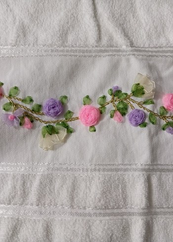 Nakışlı Beyaz Havlu - Görsel 2