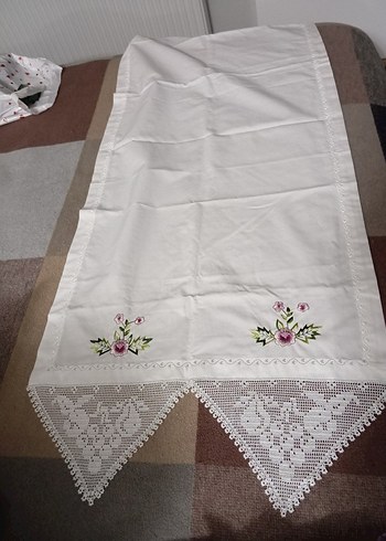 İşlemeli Beyaz Masa Örtüsü - Görsel 5
