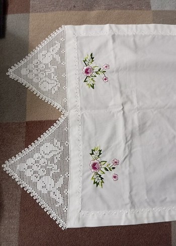 İşlemeli Beyaz Masa Örtüsü - Görsel 4