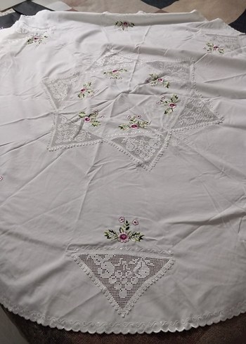 İşlemeli Beyaz Masa Örtüsü - Görsel 3