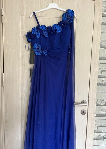 Çiçek Detaylı Tek Omuz Uzun Abiye Elbise - Görsel 2