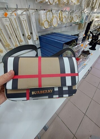 #burberry #kol #canta