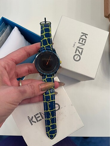 Kenzo kol saati