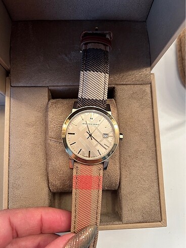 Burberry kol saati