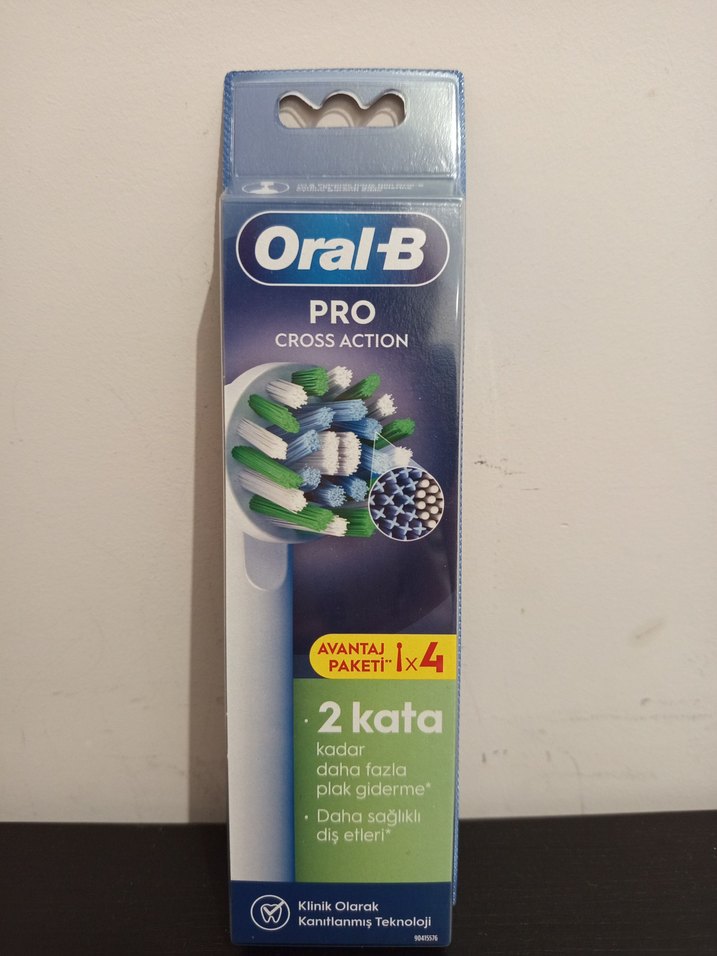Oral-B Pro CrossAction Diş Fırçası Yedeği 4'lü - Görsel 2