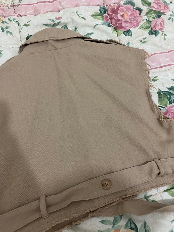 Bej Düğmeli Kolsuz Midi Keten Trençkot - Görsel 3