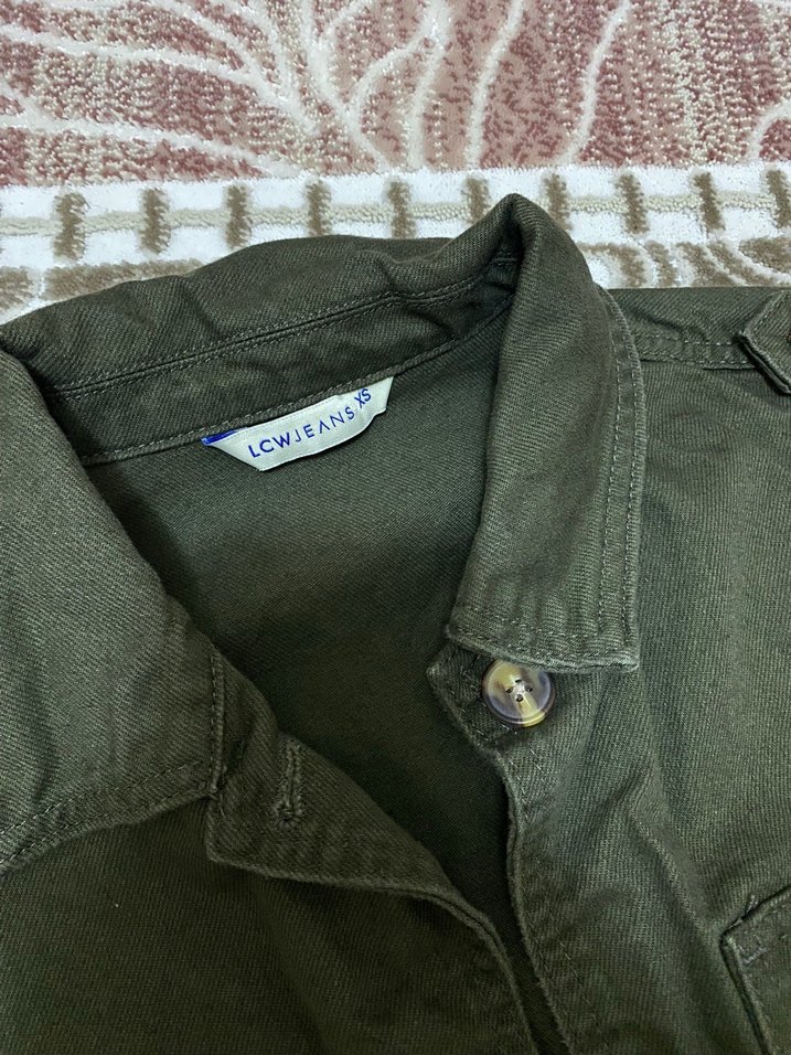 Düğmeli Kısa Kollu Kadın Haki Gömlek - Görsel 2