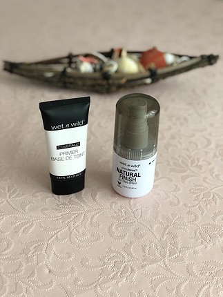 Wet n Wild makyaj bazı ve sabitleyici sprey
