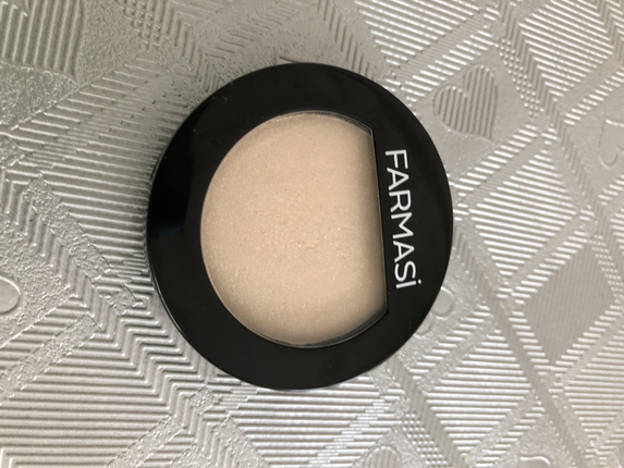 Farmasi velvet eye shadow vanilla diamond rengi