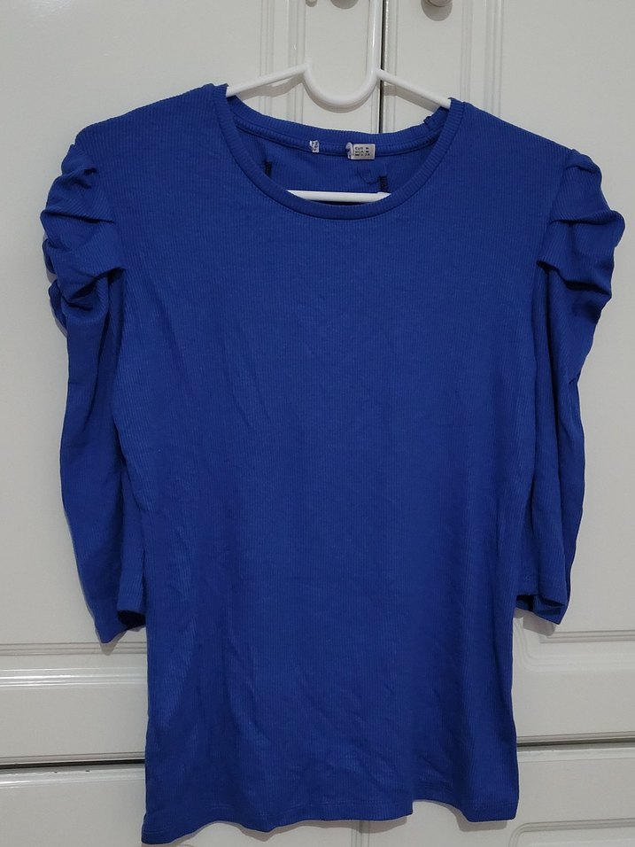 Mavi Kolları Volanlı Kadın Bluz - Görsel 3