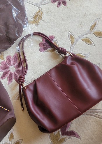 Kadın Düğüm Detaylı Bordo
Suni Deri Fermuarlı Omuz Çantası - Görsel 6