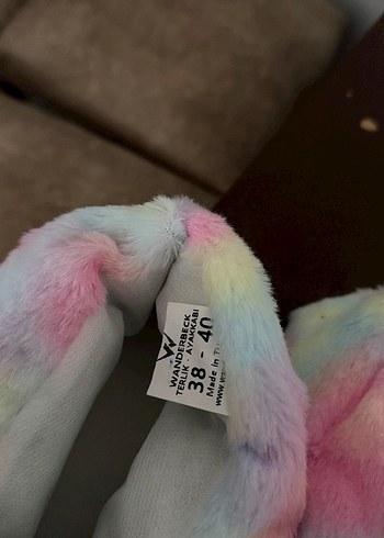 Kızlar İçin Renkli Bağlama Desenli Peluş Terlik - Görsel 4