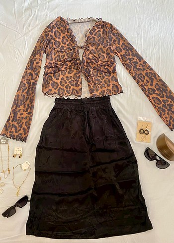 Sonbahar kombini: leopar bluz+saten etek