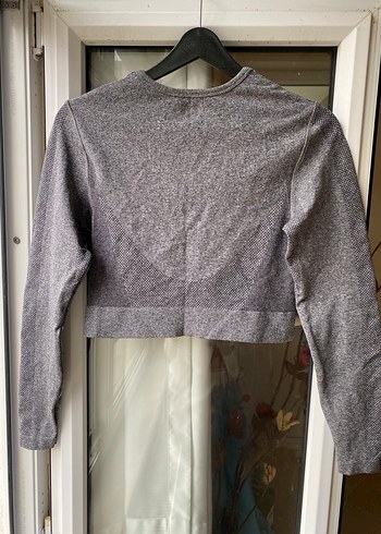 Gri crop sporcu ustu - Görsel 2