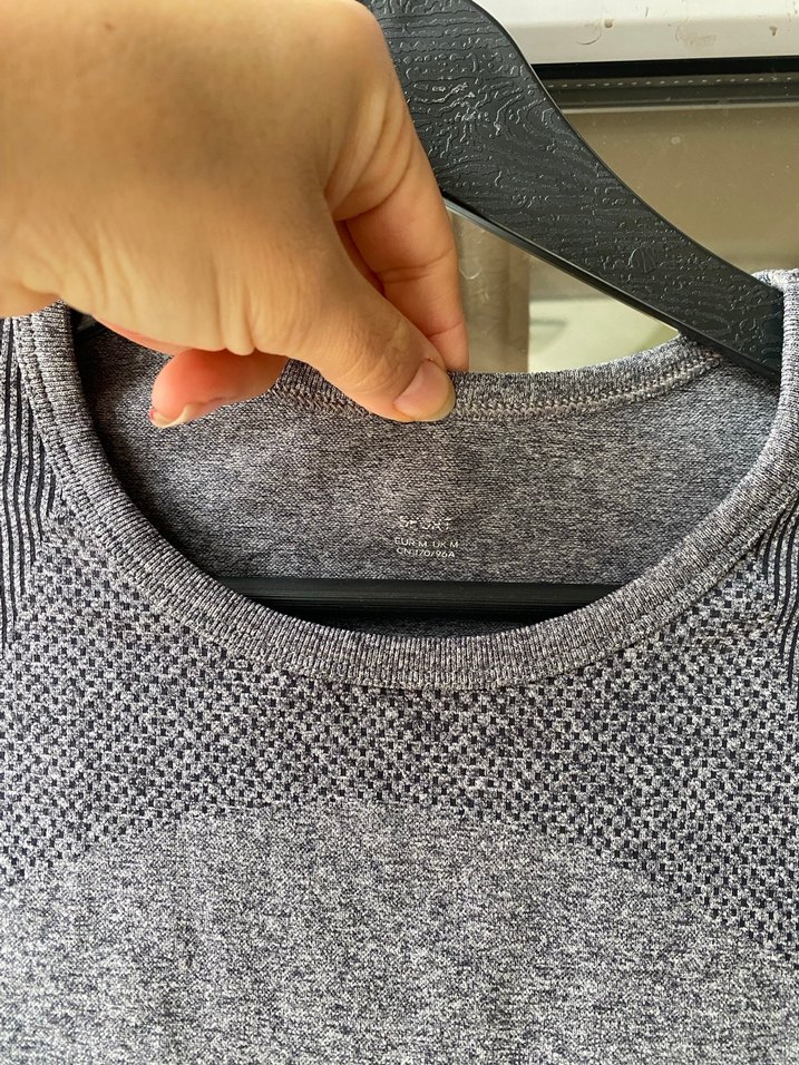 Gri crop sporcu ustu - Görsel 4