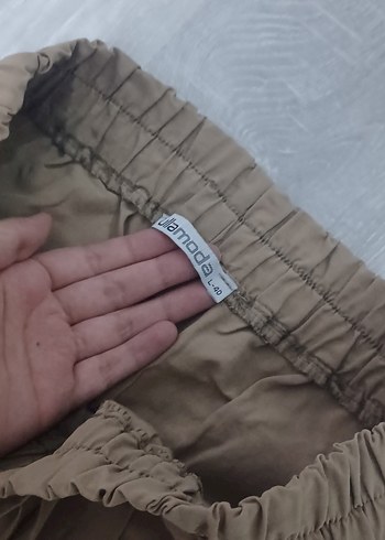 Bej Kadın Kemerli Rahat Kesim Kumaş Pantolon - Görsel 2