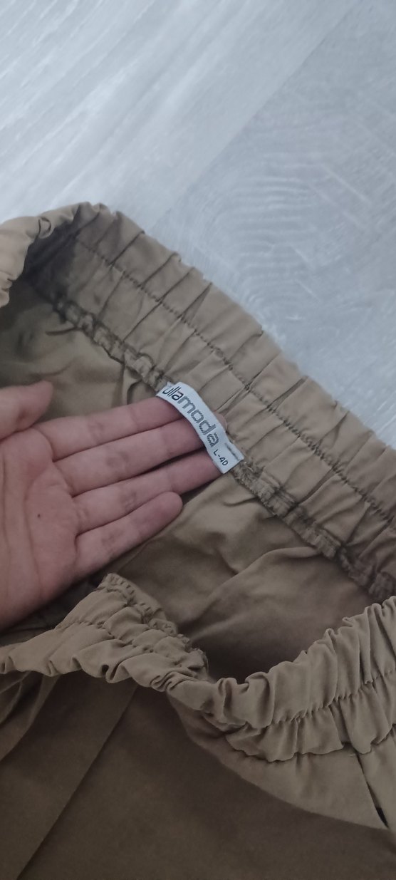 Bej Kadın Kemerli Rahat Kesim Kumaş Pantolon - Görsel 2