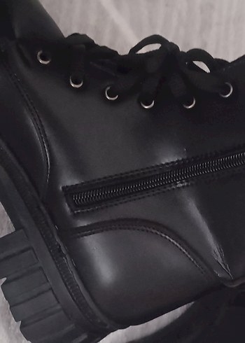 Siyah Deri Blok Topuklu Punk Botlar - Görsel 4