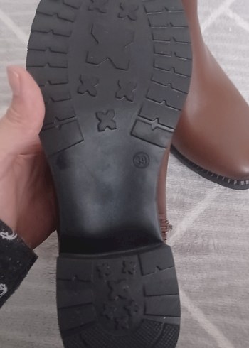 Kahverengi Deri Tokalı Kadın Bot - Görsel 2