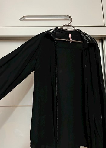 Nakışlı Siyah Kadın Gömlek - Görsel 2