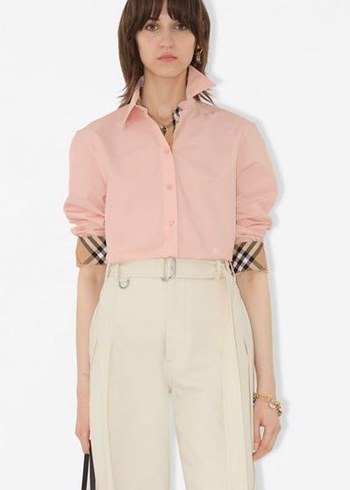 BURBERRY marka Ürün
Etiketli  kartlı  yeni sezon - Görsel 3