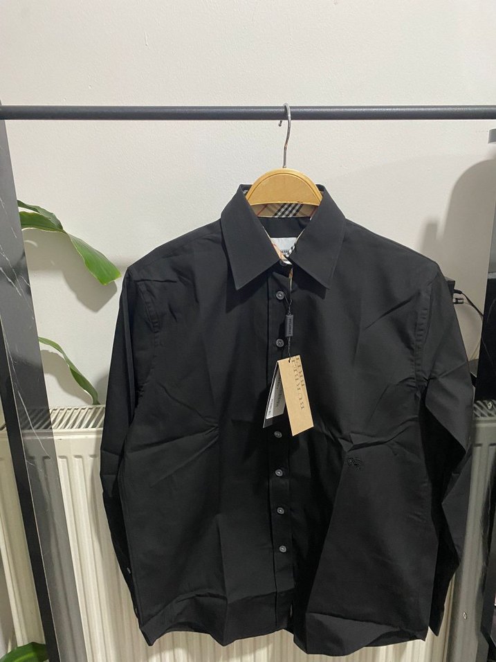 BURBERRY marka Ürün
Etiketli  kartlı  yeni sezon - Görsel 4