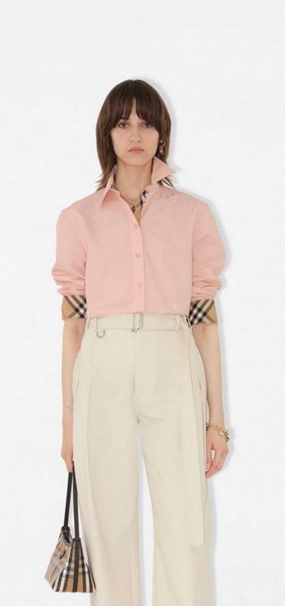 BURBERRY marka Ürün
Etiketli  kartlı  yeni sezon - Görsel 3