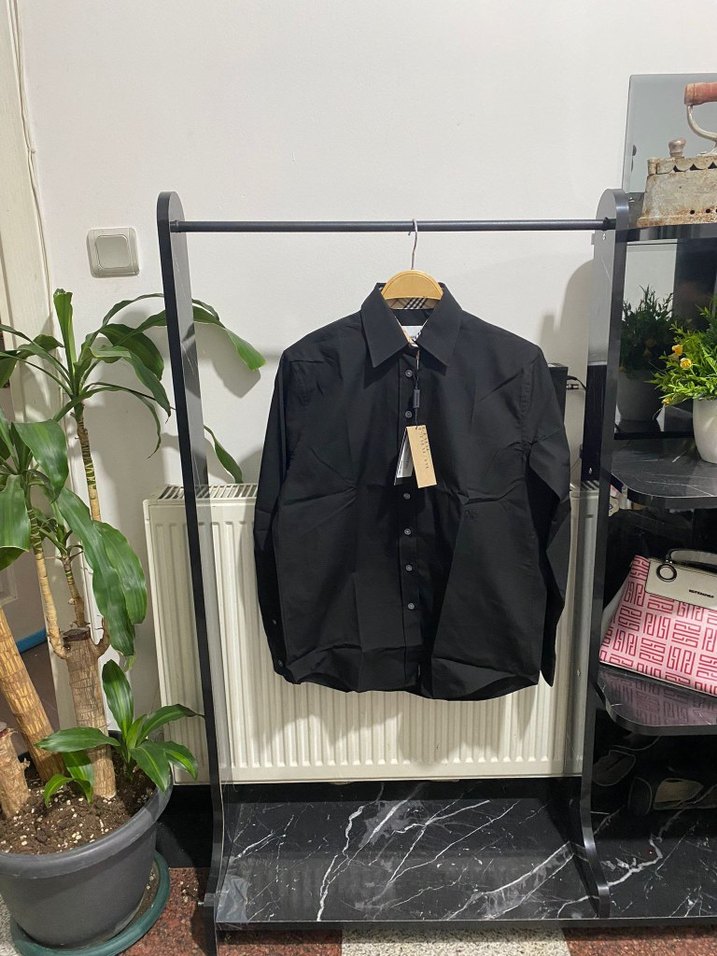 BURBERRY marka Ürün
Etiketli  kartlı  yeni sezon - Görsel 5