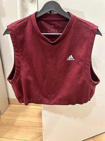 Adidas sporcu tişört