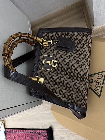 Guess kadın çanta