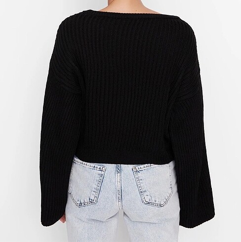 Trendyol & Milla Siyah Crop Kazak