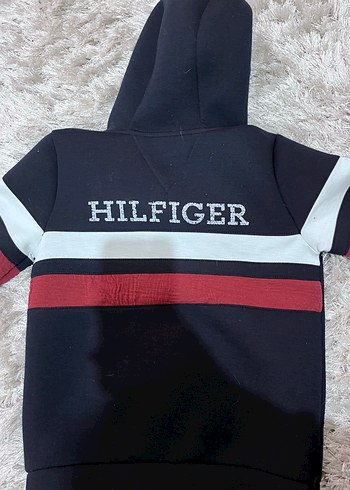 Erkek Çocuk Siyah Kapüşonlu Sweatshirt - Görsel 2