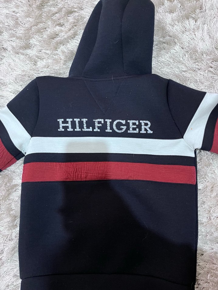 Erkek Çocuk Siyah Kapüşonlu Sweatshirt - Görsel 2