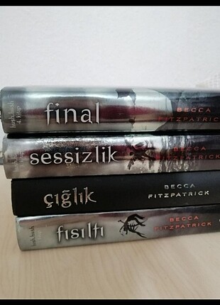 Hush Hush Serisi